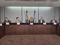 Capa da notícia: "MPTCU e Tribunal trocam experiências sobre uso do consensualismo na busca de benefícios para a sociedade"