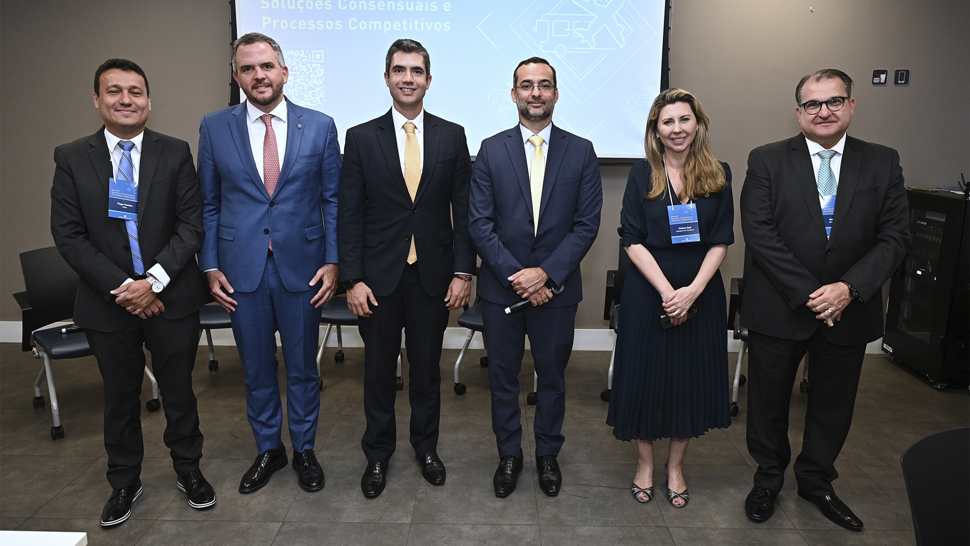 Capa da notícia: "Especialistas discutem solução consensual e processo competitivo em evento do TCU"
