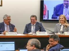 Capa da notícia: "Ministro Vital do Rêgo participa de audiência na Câmara dos Deputados e destaca foco no cidadão"