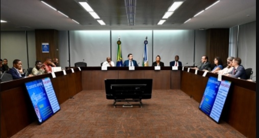 Capa da notícia: "El TCU recibe delegación de Mozambique"