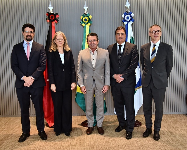 Capa embaixadores