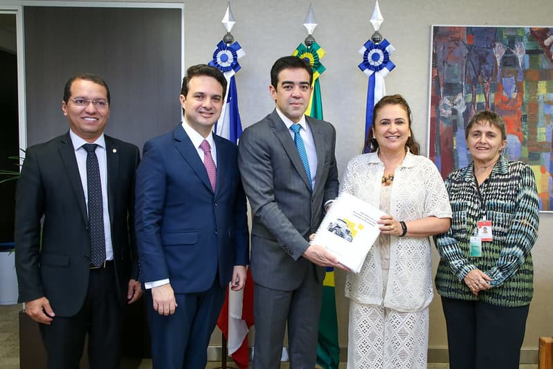 Ministro Bruno Dantas recebe equipe de transição e apresenta ações do TCU na área da Agricultura