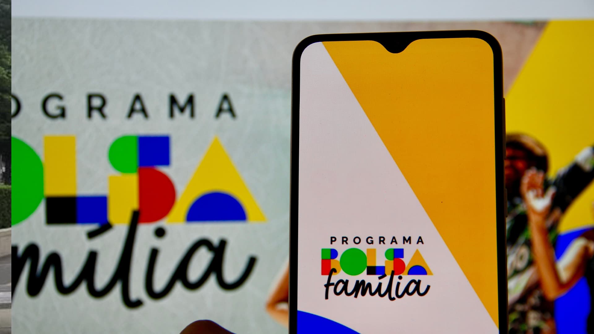 Capa da notícia: "TCU busca cooperação de gestores estaduais e municipais para auditoria no Bolsa Família"