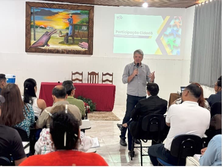 escuta qualificada de gestores locais e representantes da sociedade civil