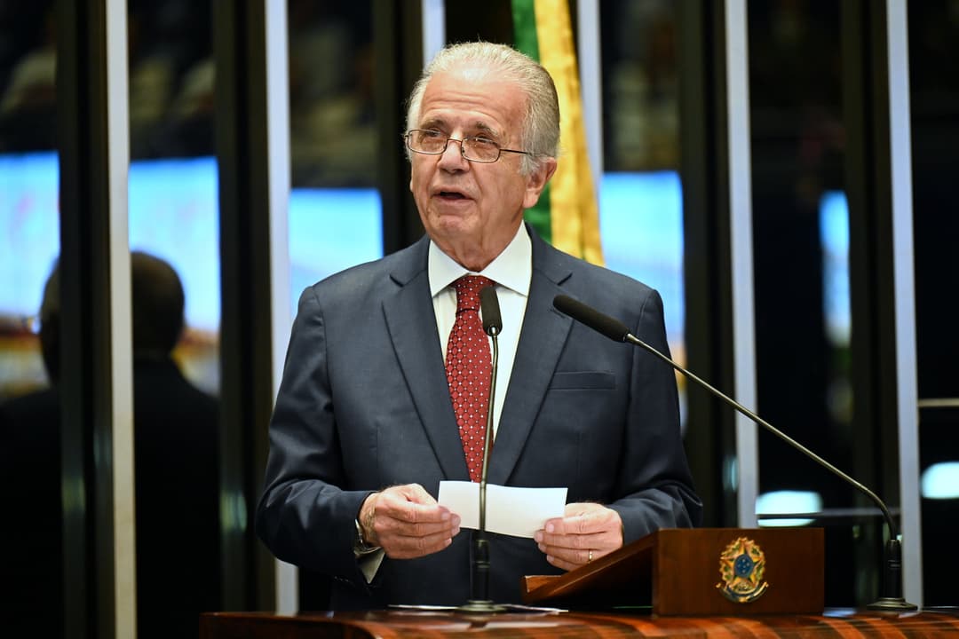 ministro defesa jose mucio