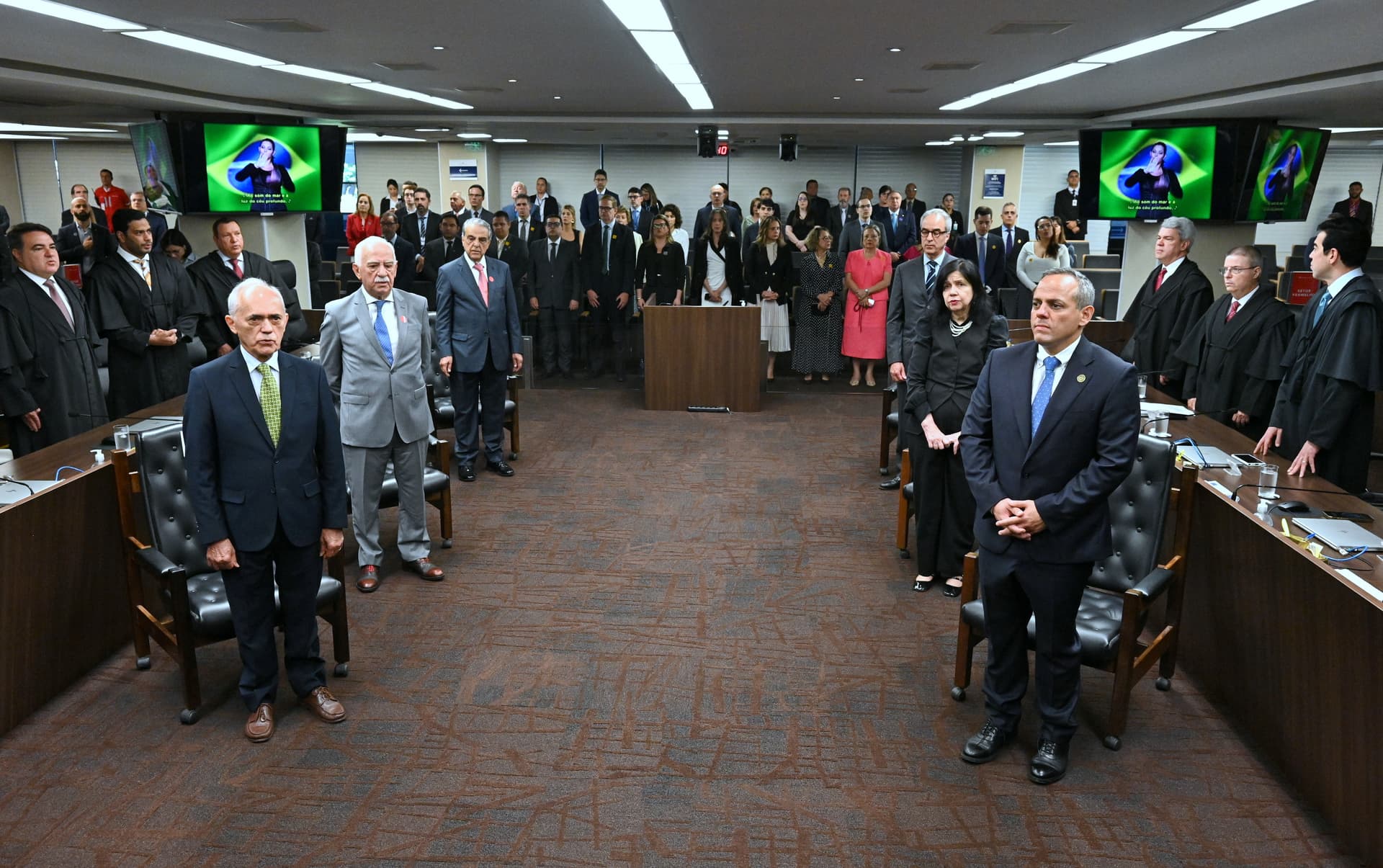 Foto ampla da reunião