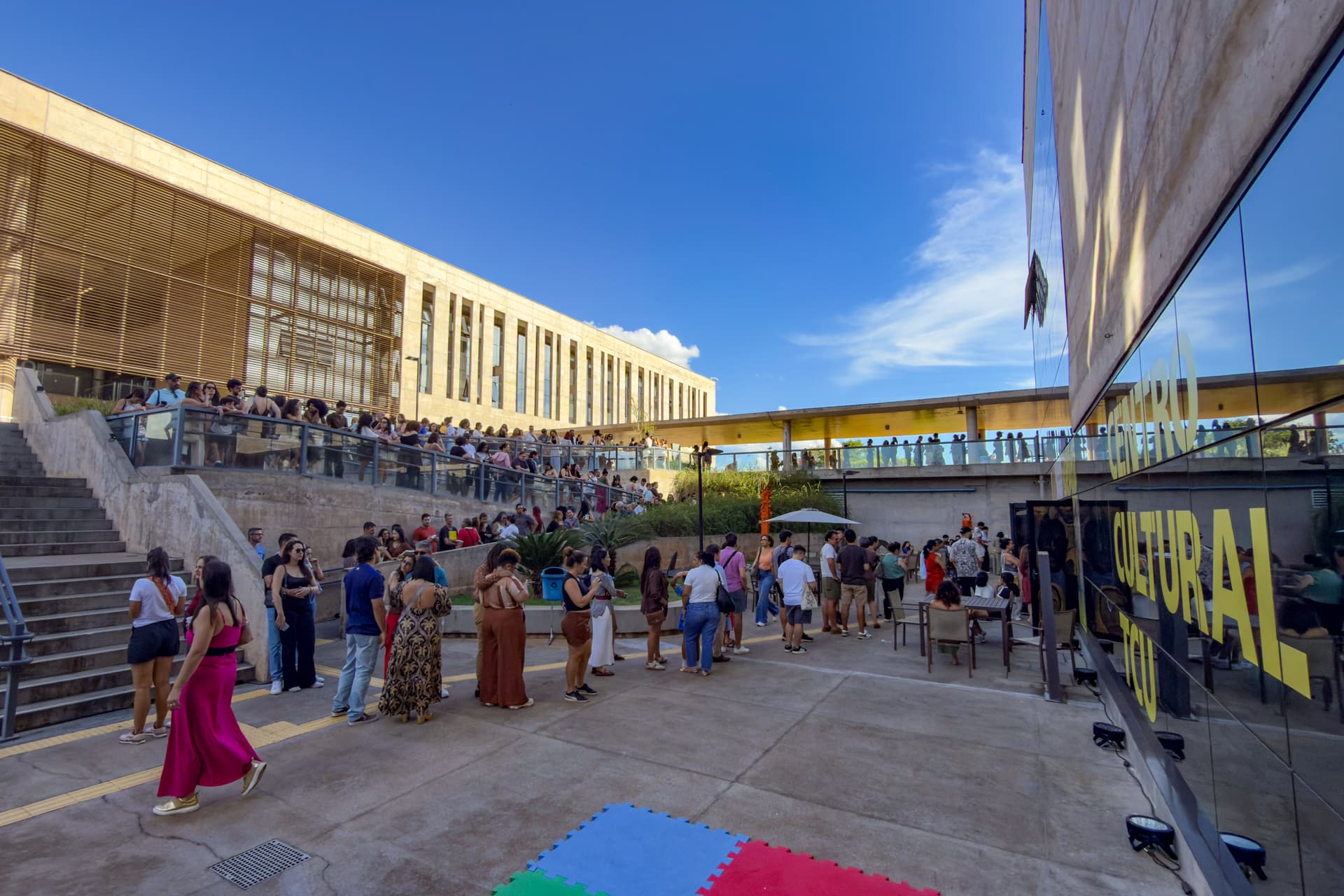 Foto externa da exposição