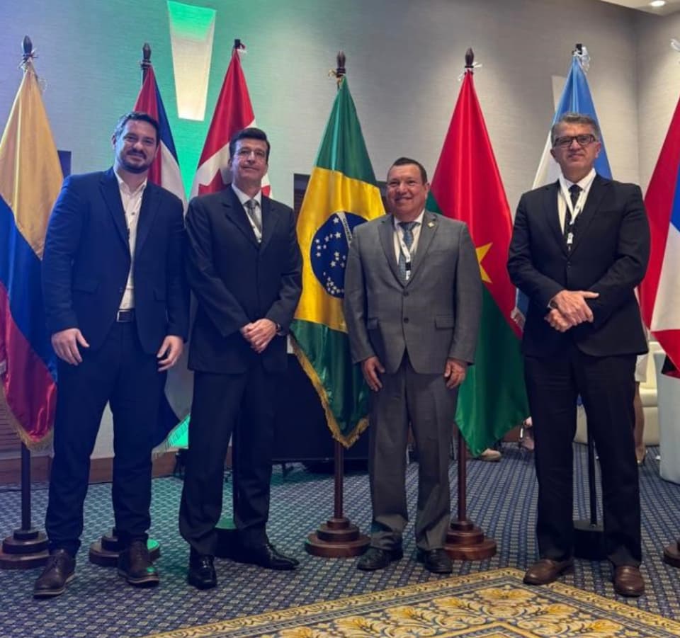 cumbre internacional en Ecuador