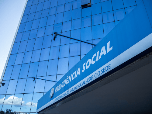 Capa da notícia: "Auditoria avalia controles internos do INSS para concessão de aposentadoria"