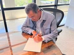 Capa da notícia: "Presidente do TCU formaliza acordo para retomada das obras da BR-101"